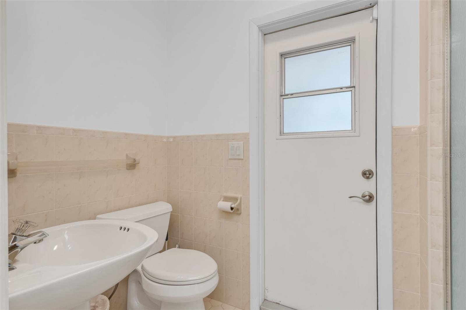 Image 72 of 95 For 4255 Spire Street