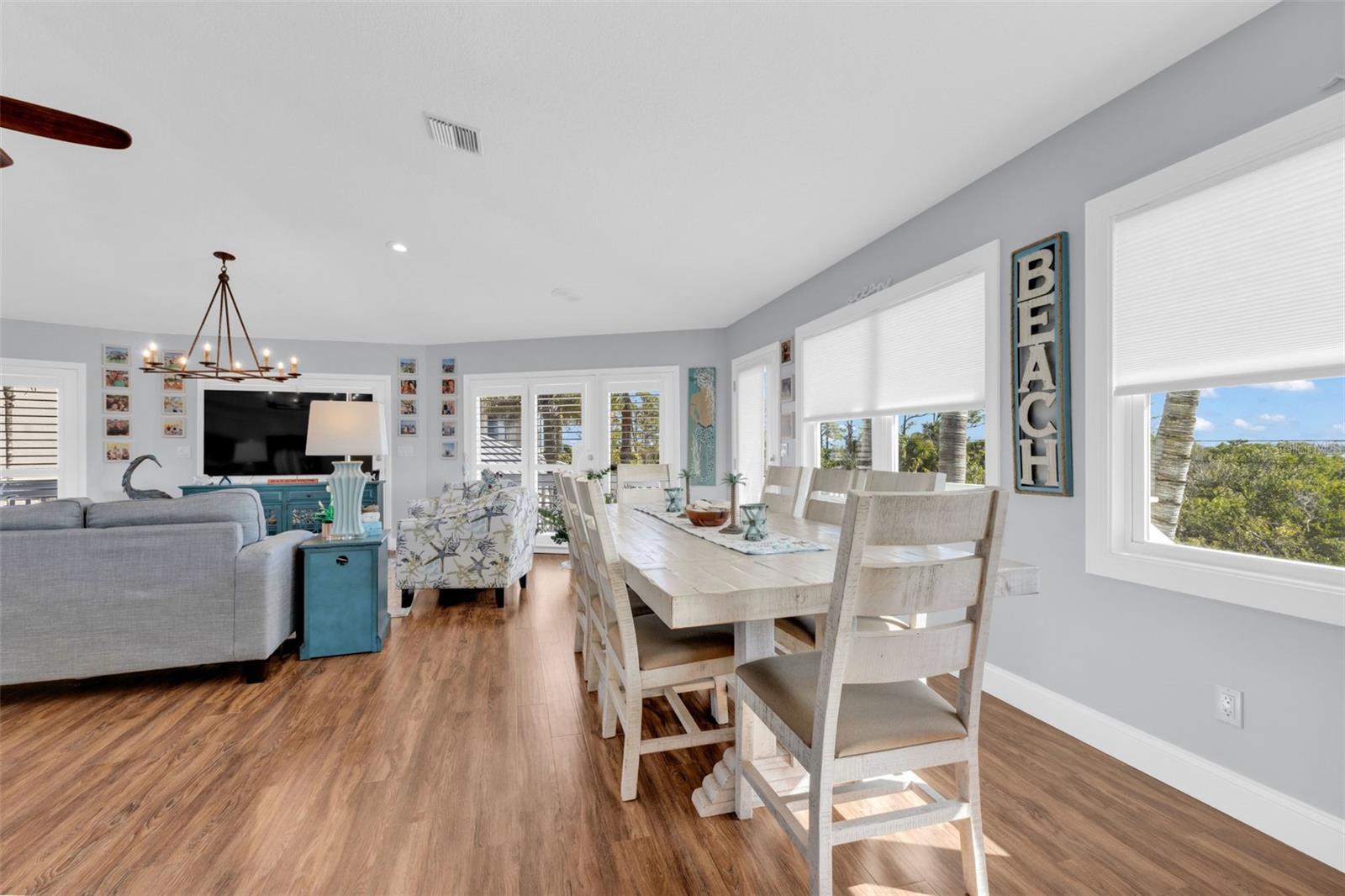 Image 9 of 95 For 4255 Spire Street