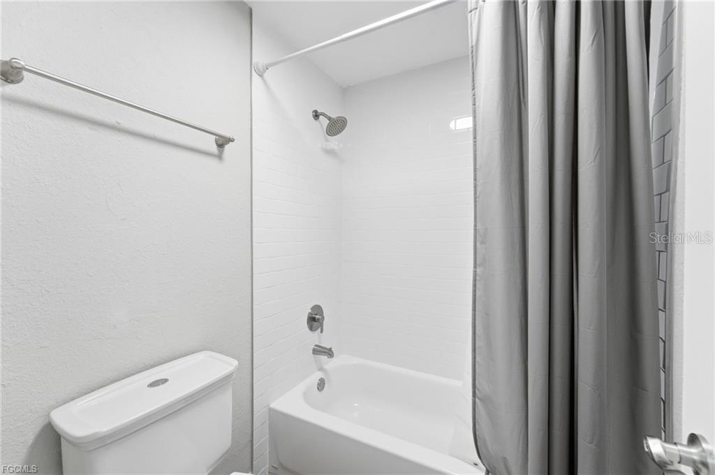 Image 7 of 12 For 22375 Edgewater Drive 205