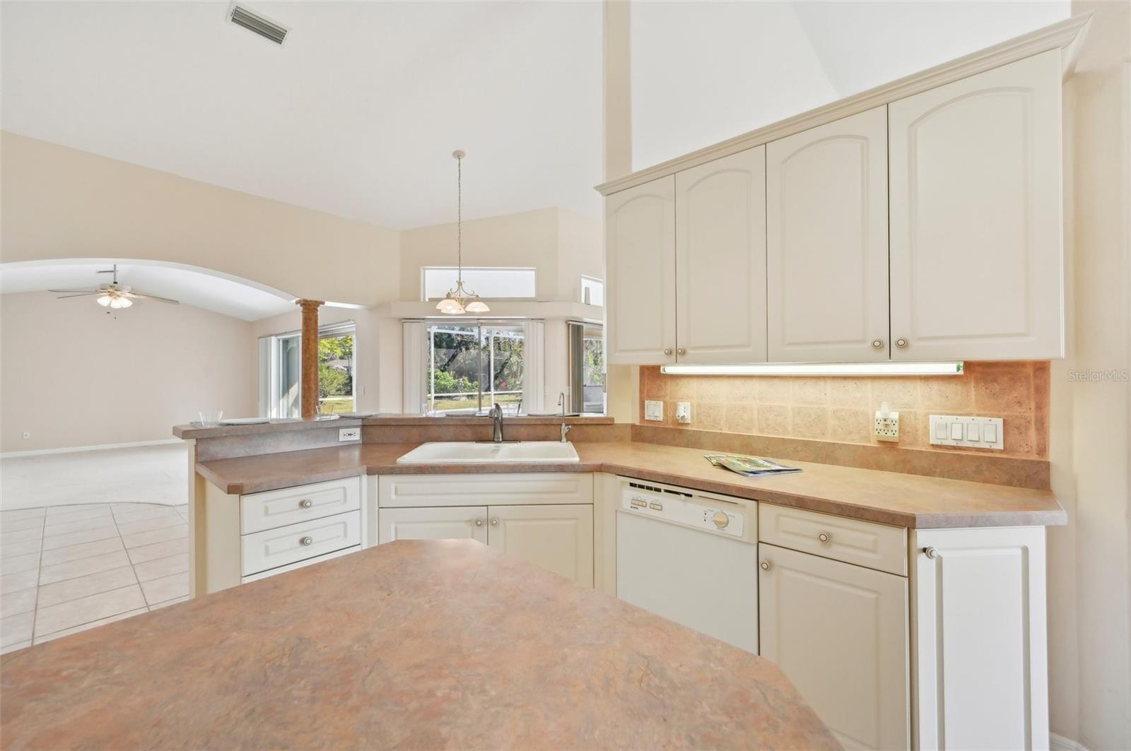 Image 19 of 34 For 3896 Slayton Avenue