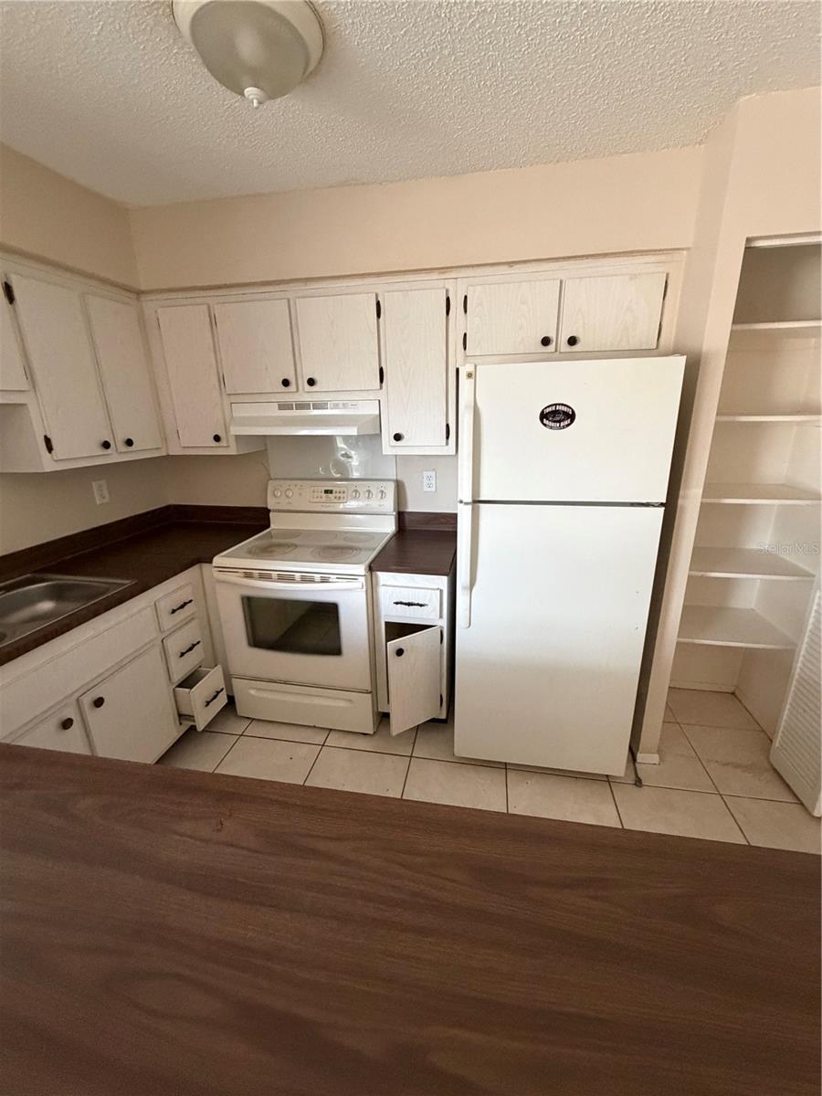 Image 4 of 14 For 21150 Gertrude Avenue H6