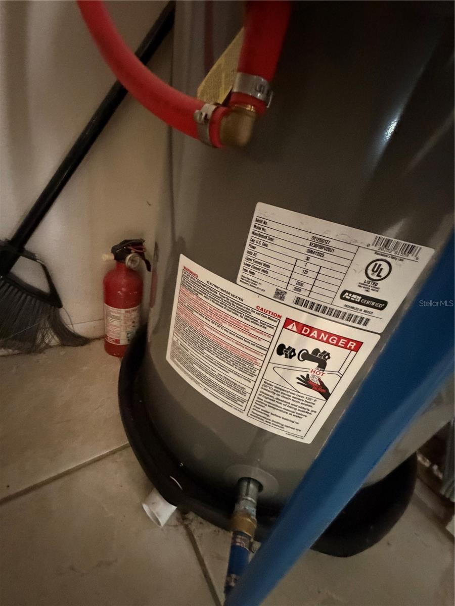 Image 7 of 14 For 21150 Gertrude Avenue H6