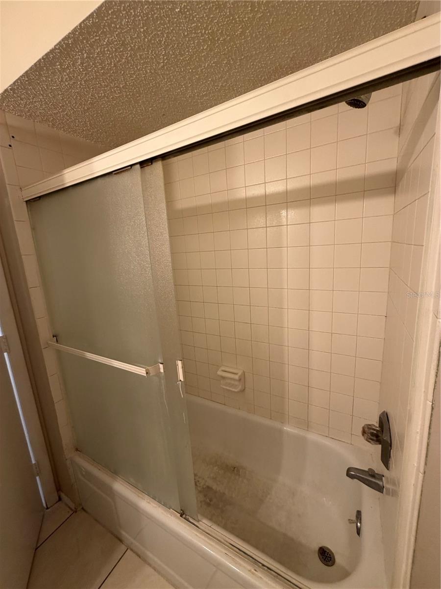 Image 9 of 14 For 21150 Gertrude Avenue H6