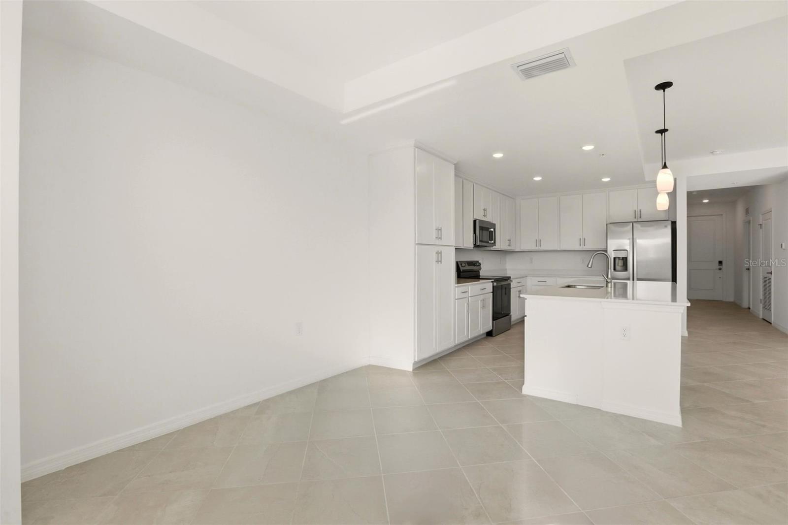 Image 13 of 48 For 18461 Copperhead Court N 422