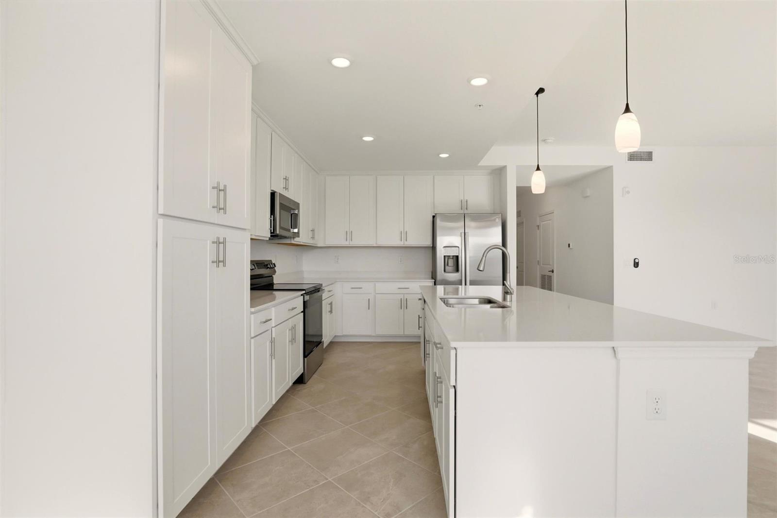 Image 14 of 48 For 18461 Copperhead Court N 422