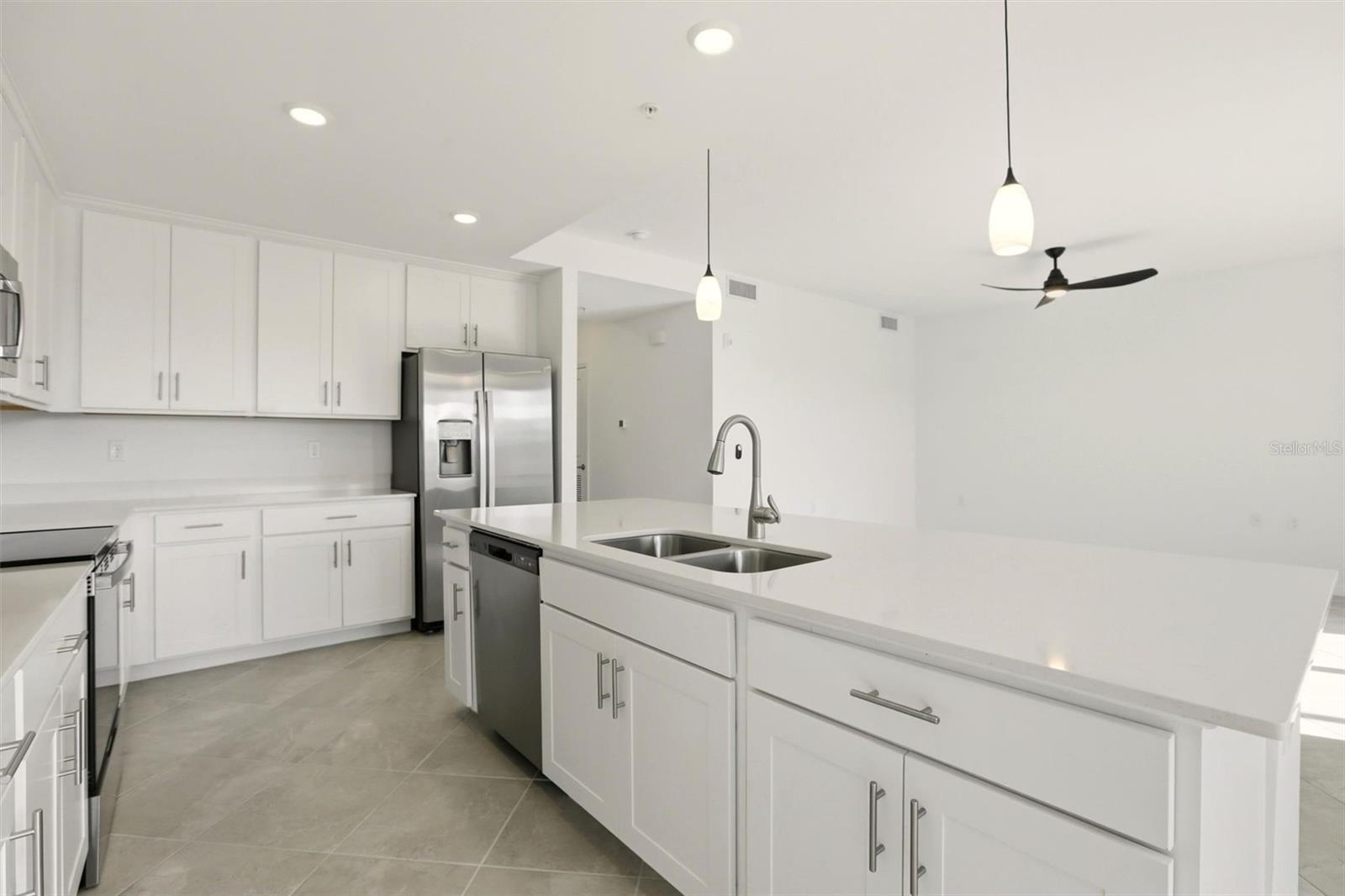 Image 15 of 48 For 18461 Copperhead Court N 422