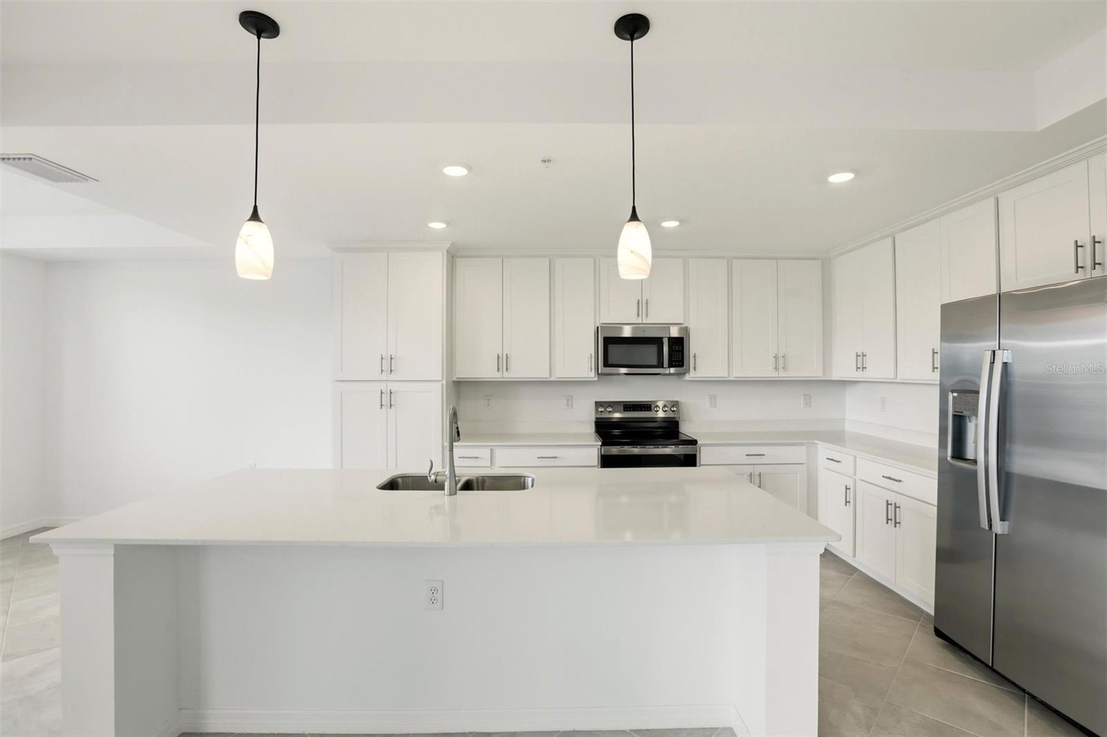 Image 19 of 48 For 18461 Copperhead Court N 422