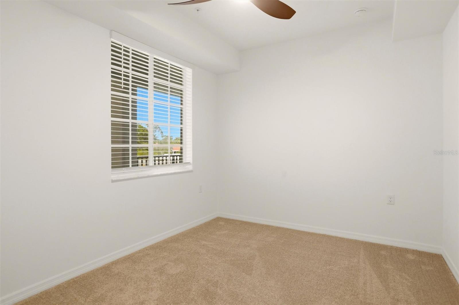 Image 23 of 48 For 18461 Copperhead Court N 422