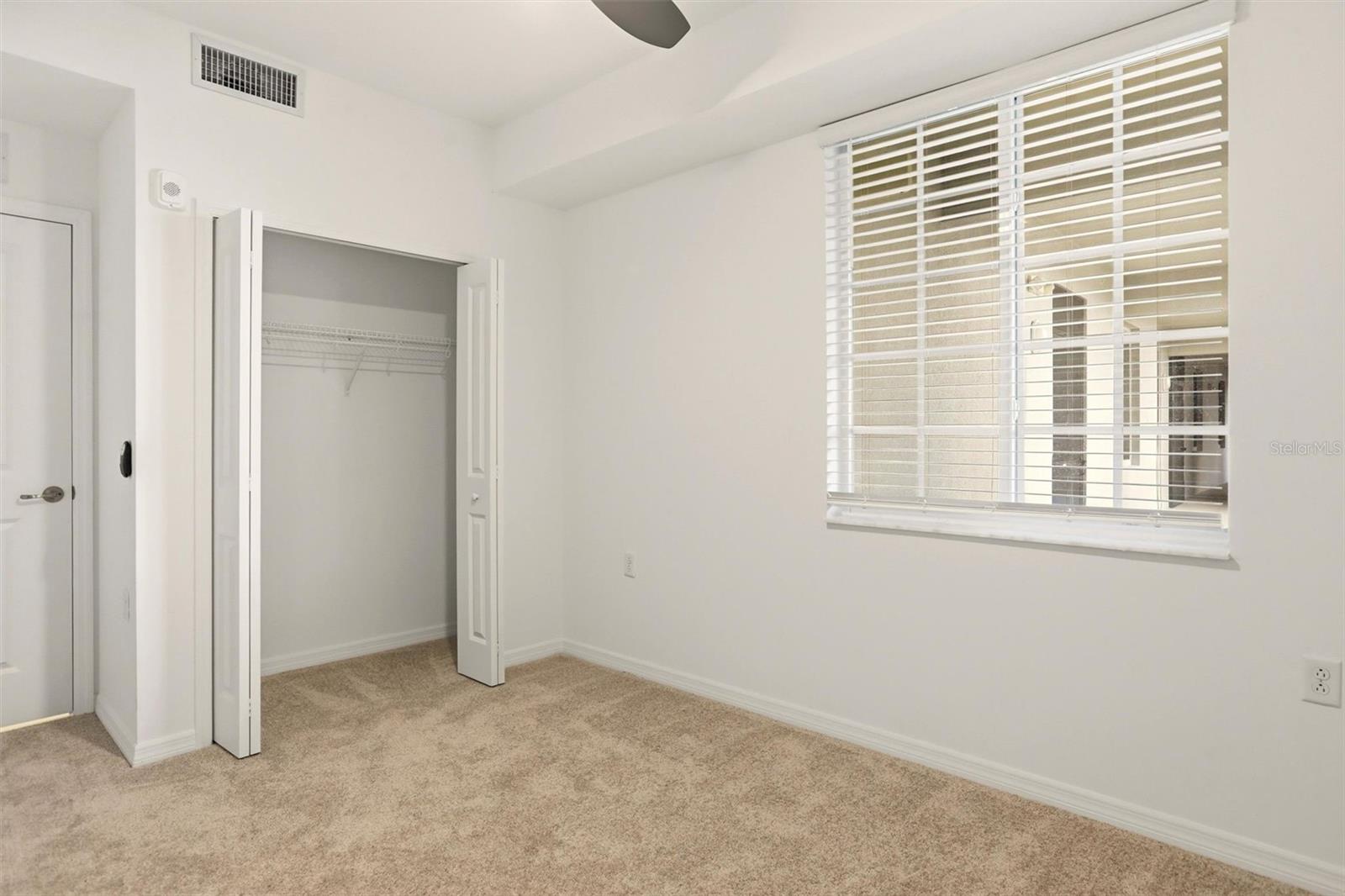 Image 24 of 48 For 18461 Copperhead Court N 422