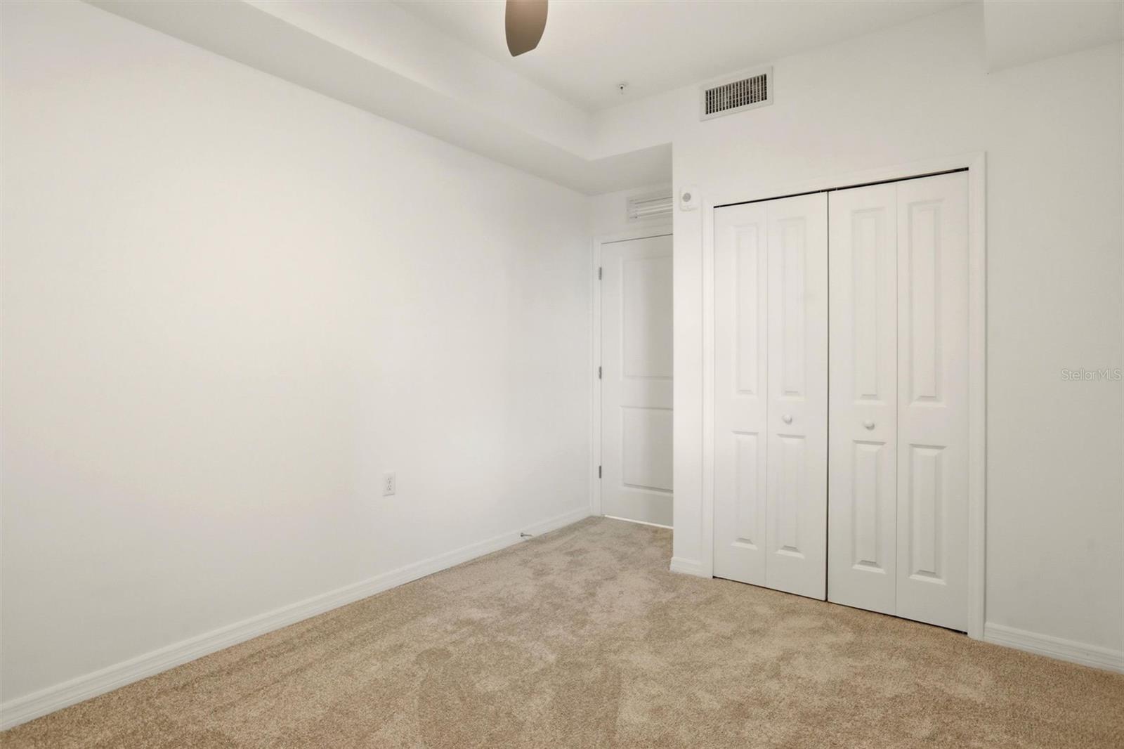 Image 25 of 48 For 18461 Copperhead Court N 422