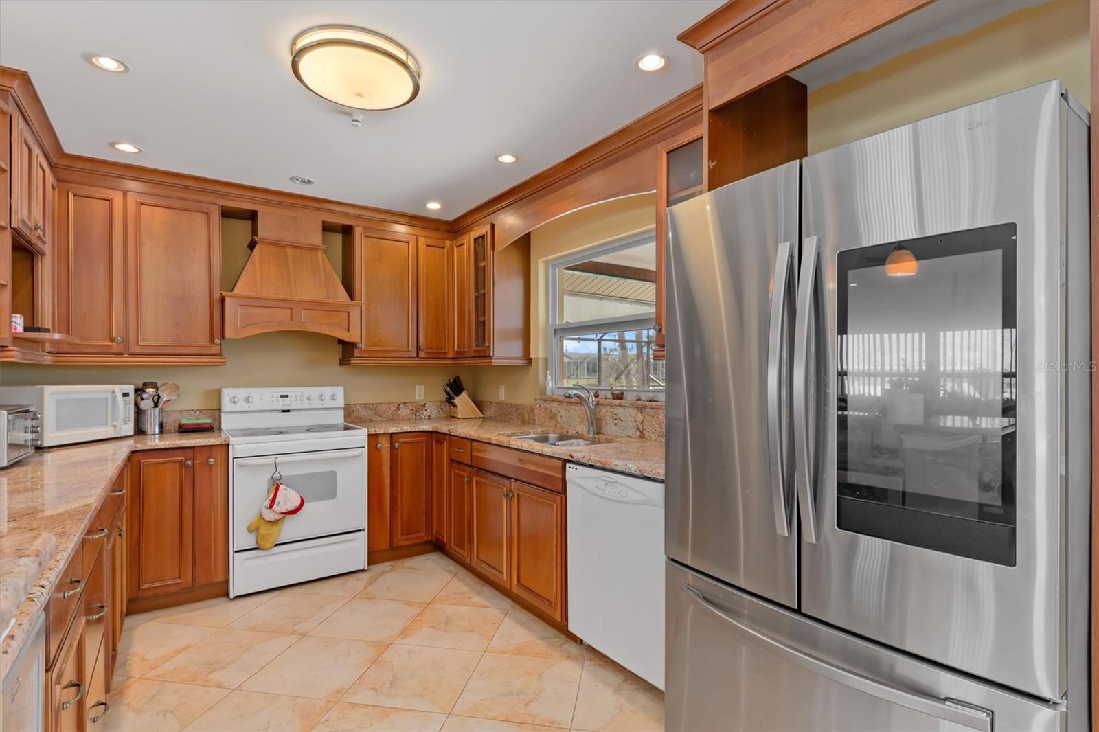 Image 13 of 46 For 109 Peckham Street Se