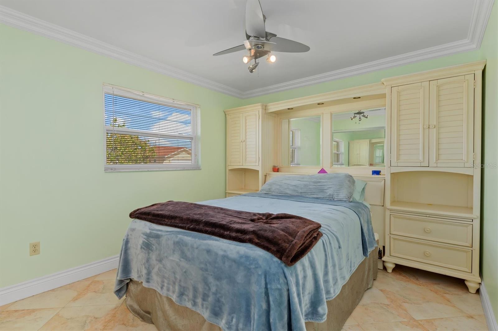 Image 25 of 46 For 109 Peckham Street Se