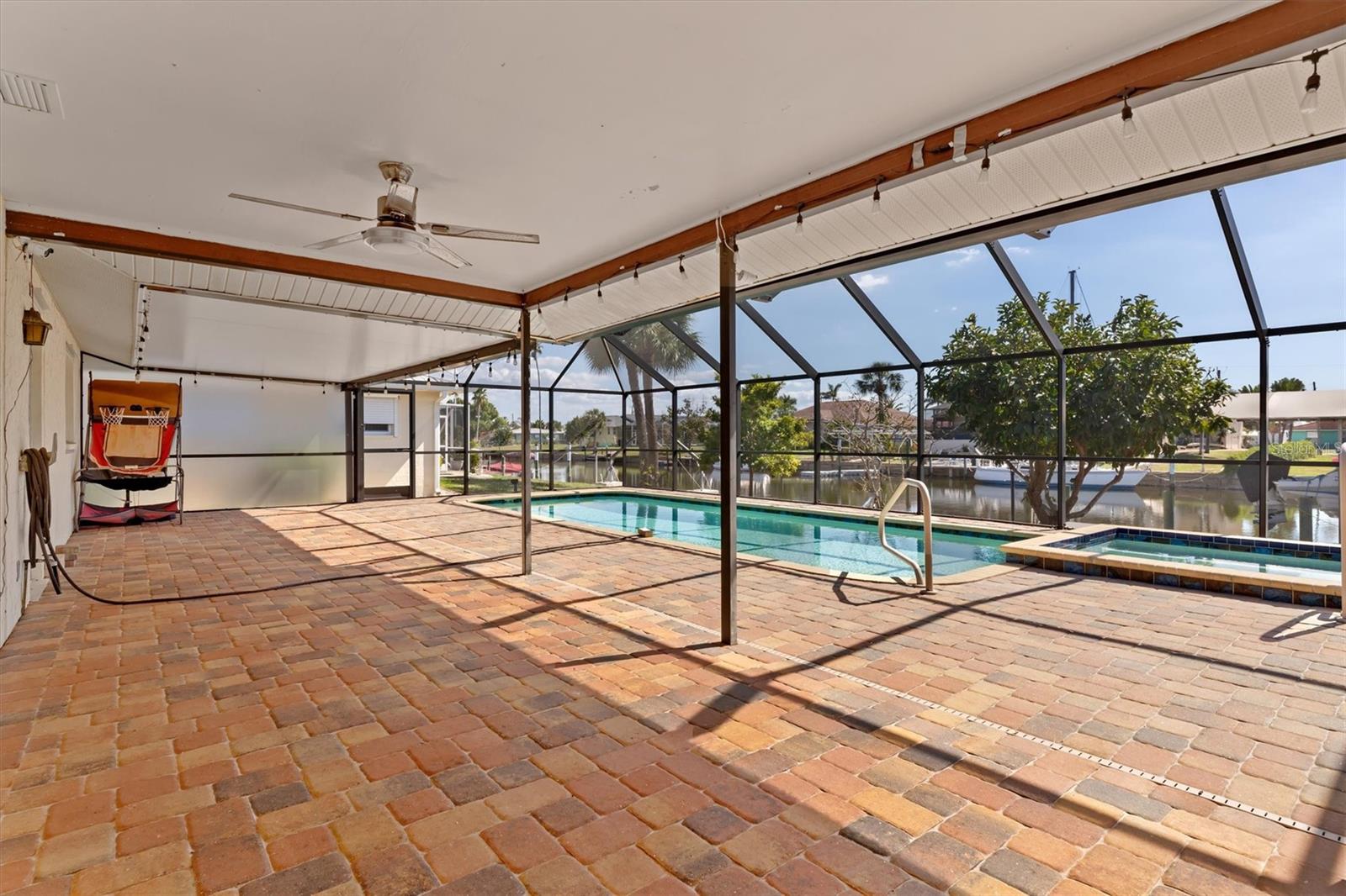 Image 32 of 46 For 109 Peckham Street Se