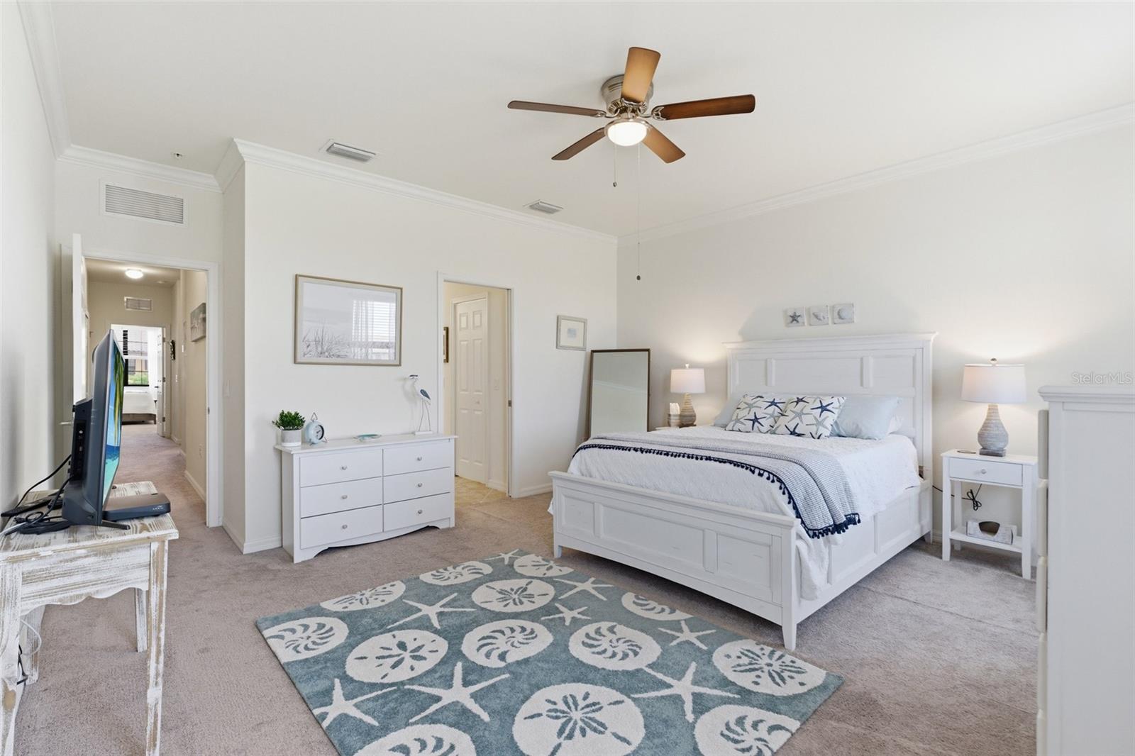 Image 19 of 45 For 20333 Lagente Circle