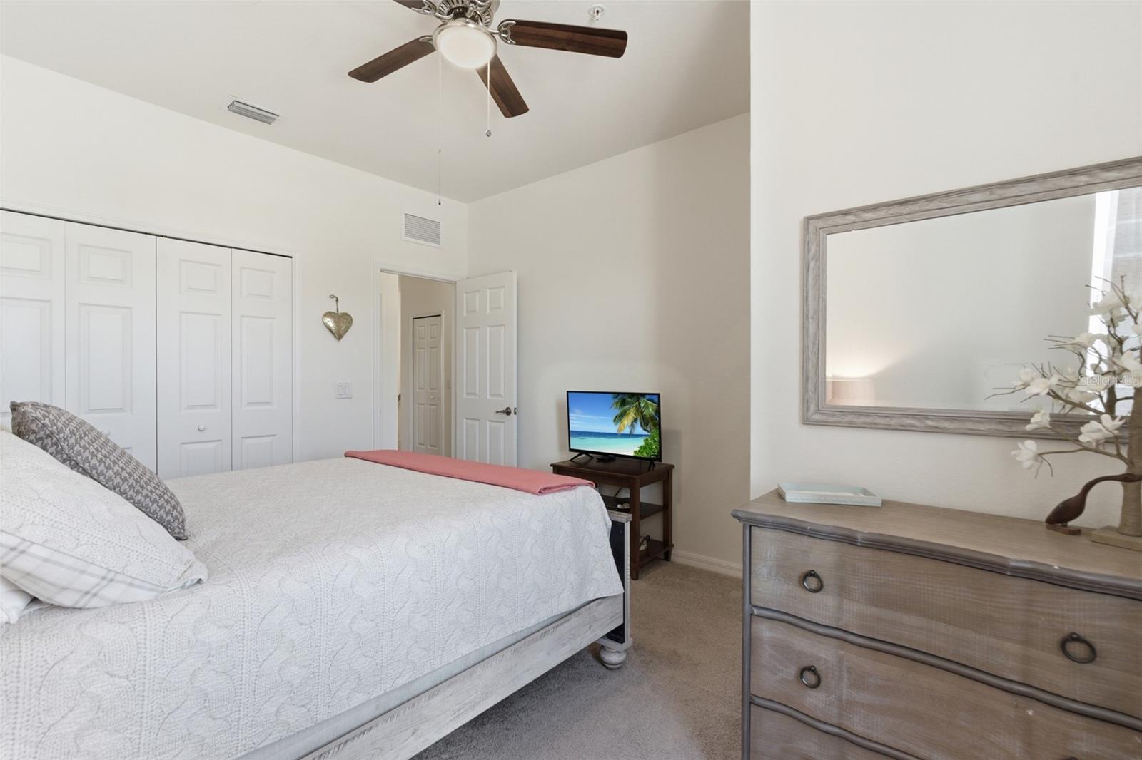 Image 22 of 45 For 20333 Lagente Circle