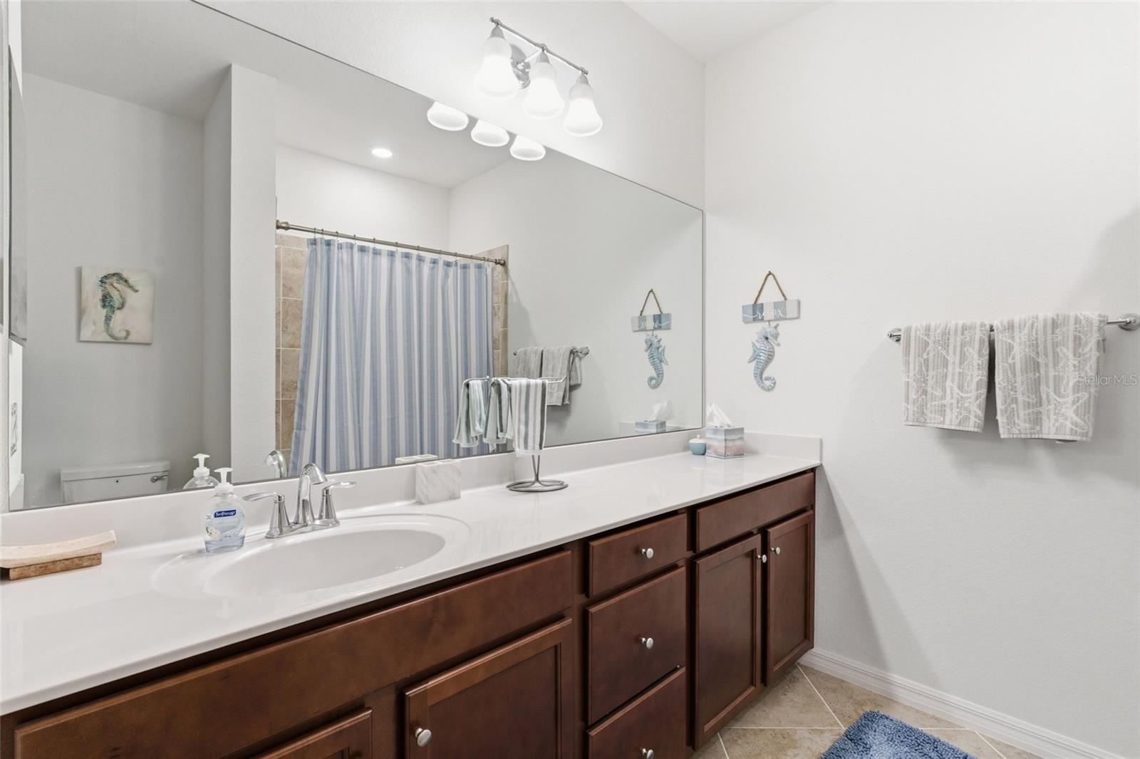 Image 24 of 45 For 20333 Lagente Circle