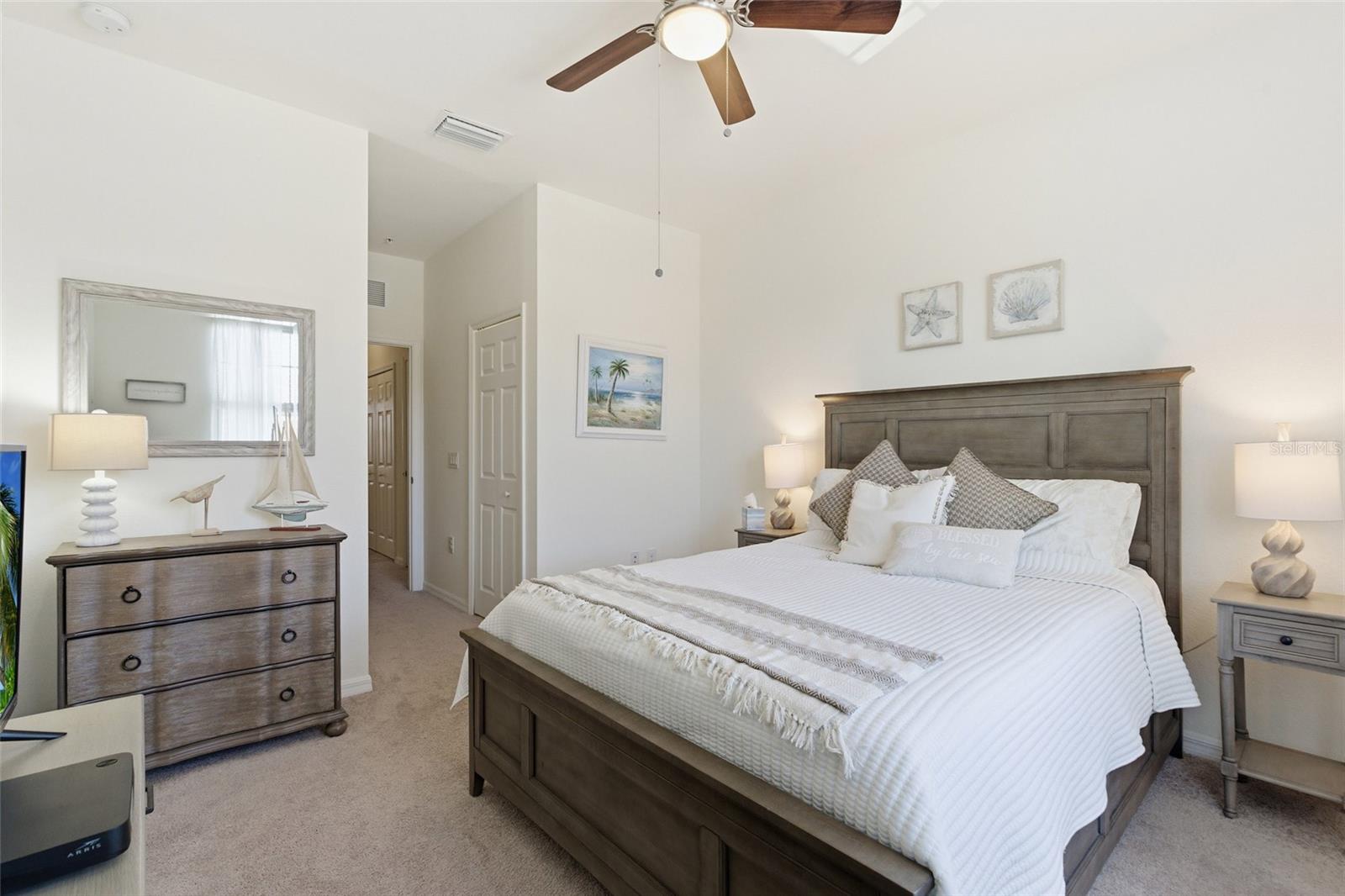 Image 27 of 45 For 20333 Lagente Circle