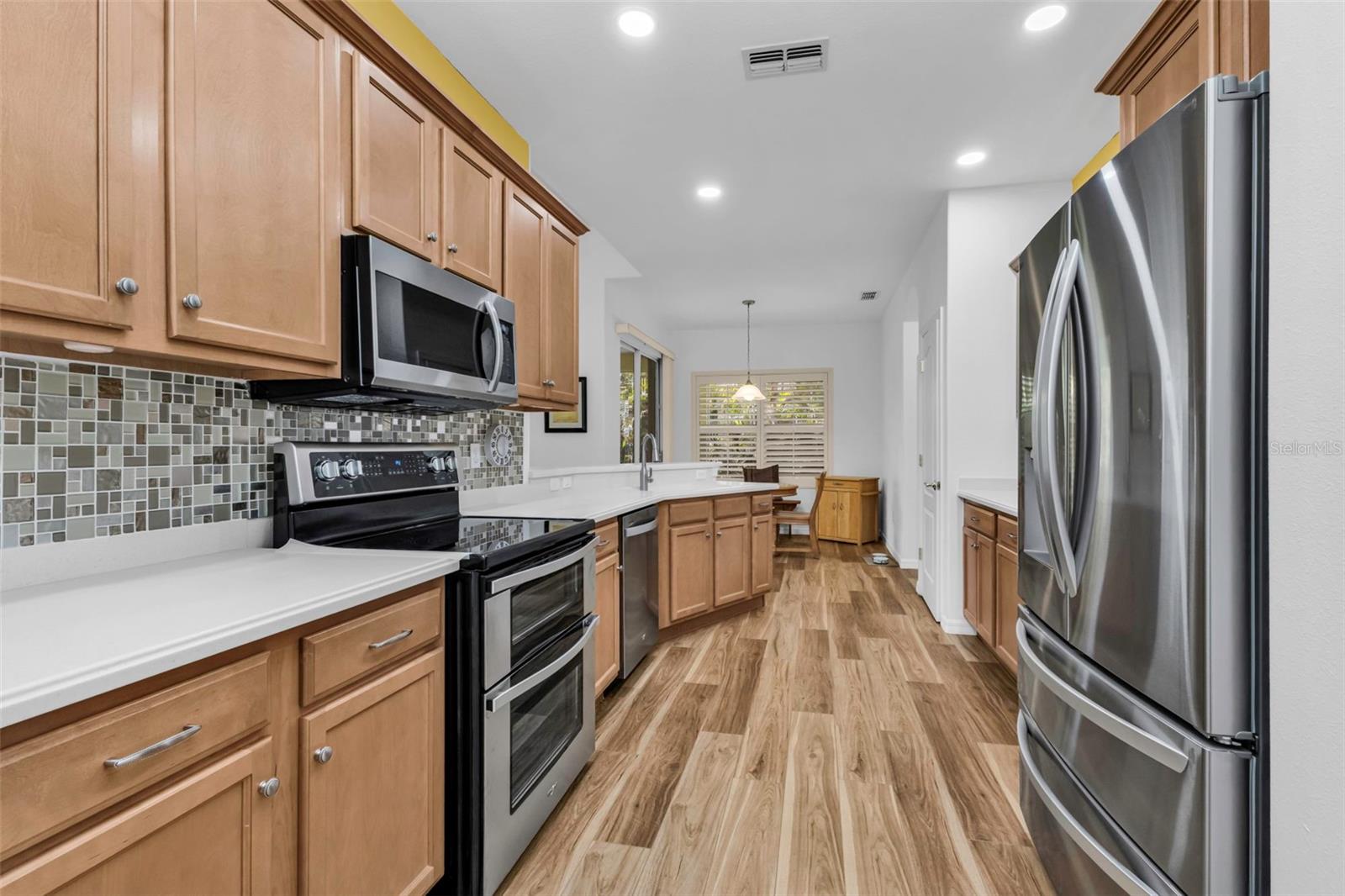 Image 6 of 37 For 1766 Dunvegan Drive