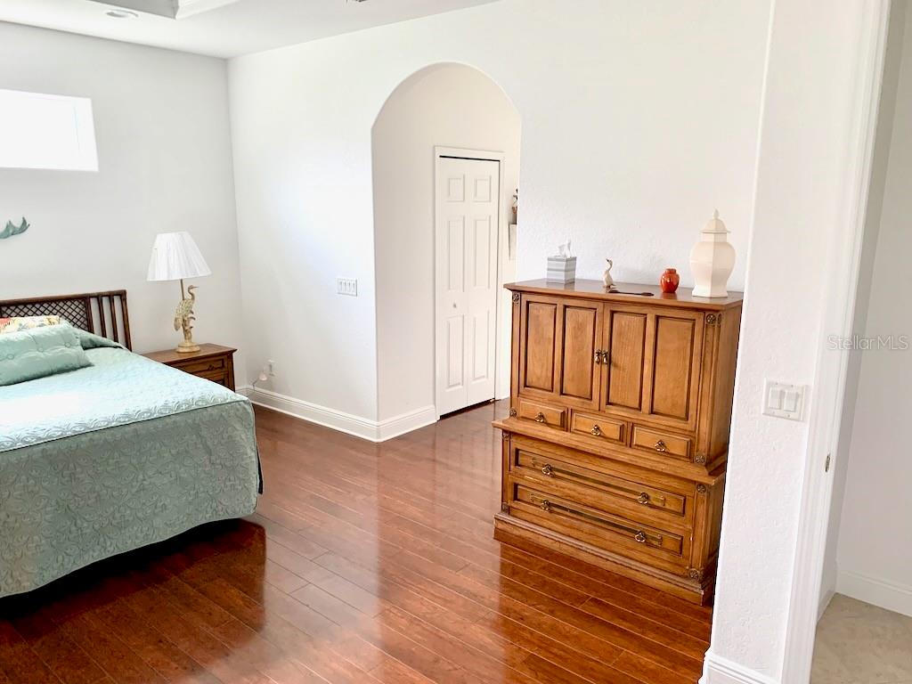 Image 21 of 52 For 24312 Westgate Boulevard