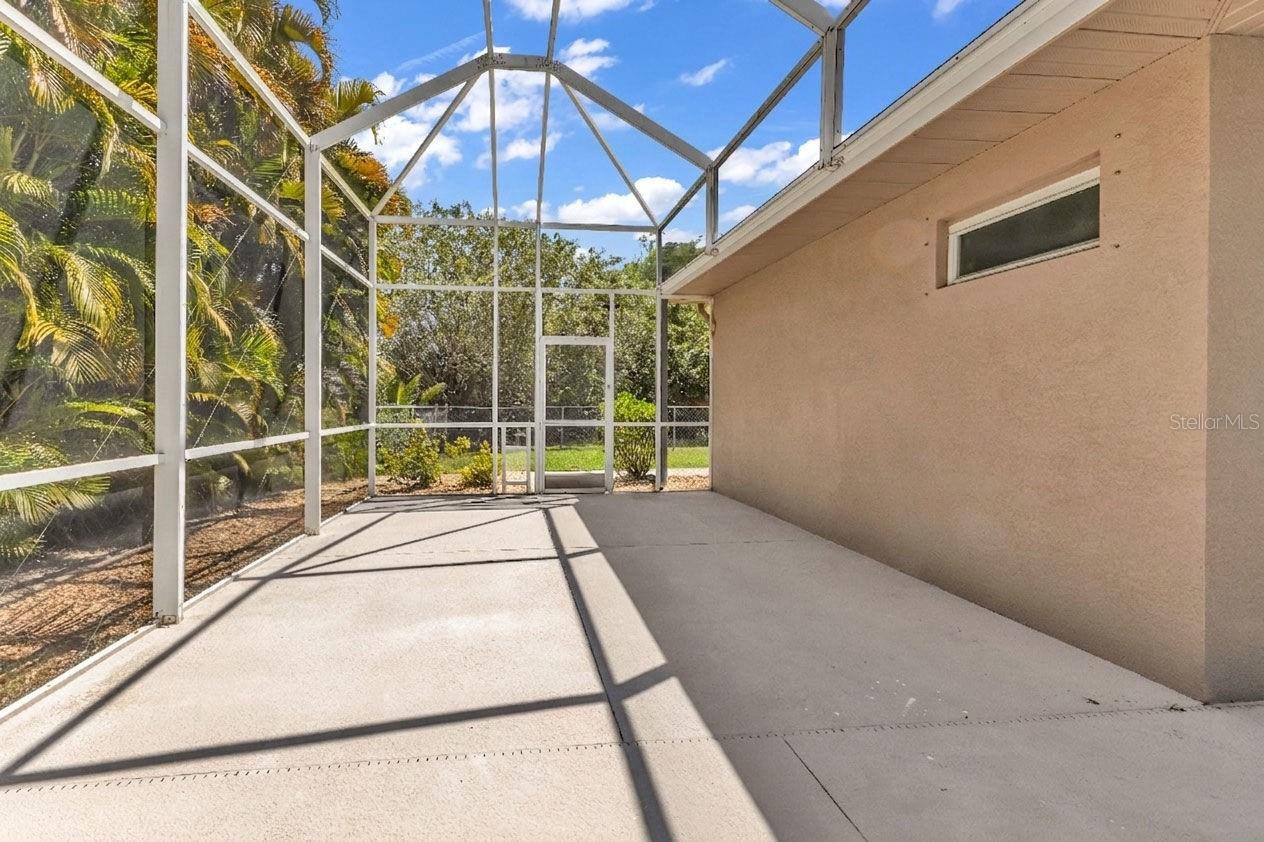 Image 10 of 49 For 25042 Bolivar Drive