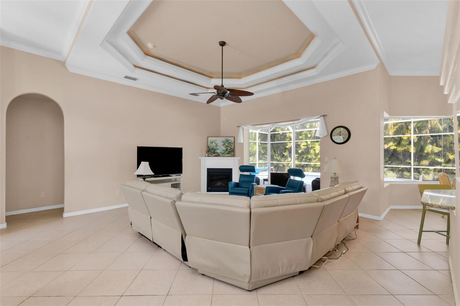 Image 15 of 49 For 25042 Bolivar Drive