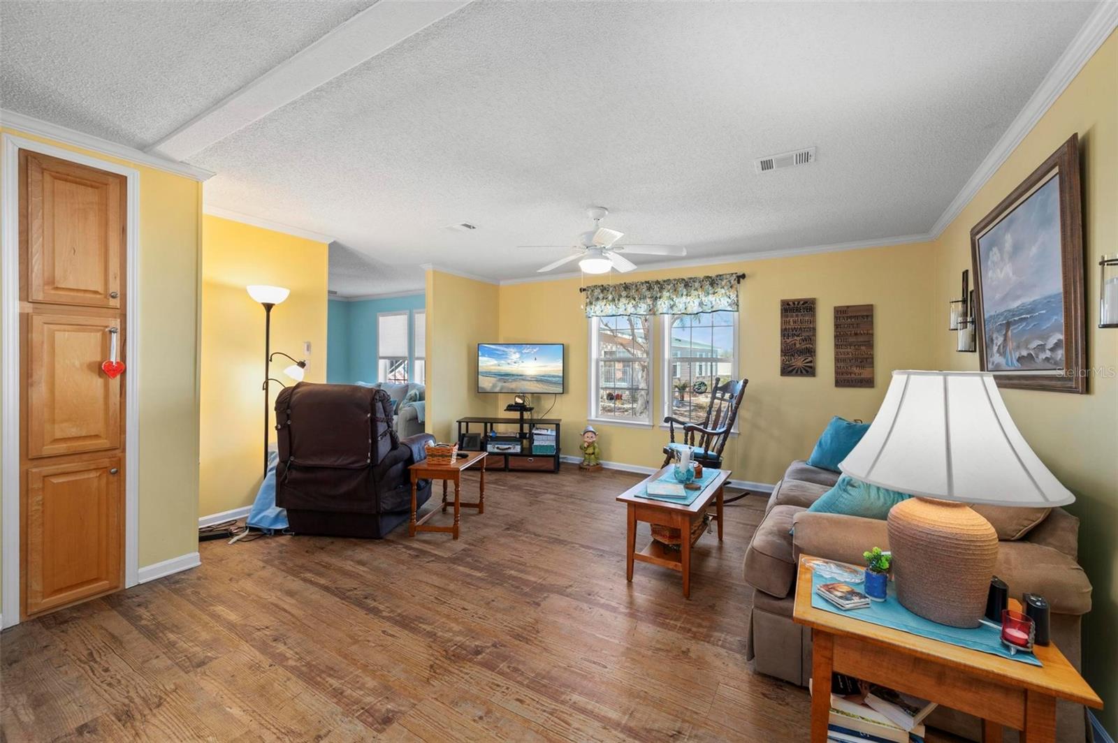 Image 13 of 66 For 1000 Kings Highway 373