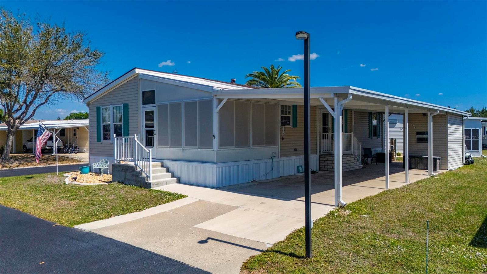 Image 2 of 66 For 1000 Kings Highway 373