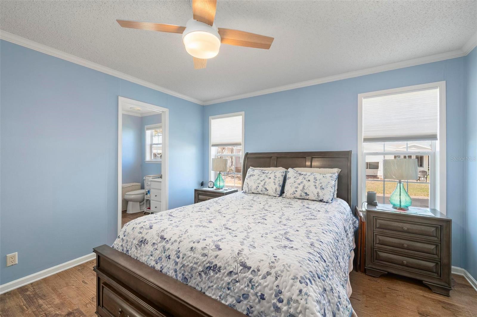 Image 23 of 66 For 1000 Kings Highway 373