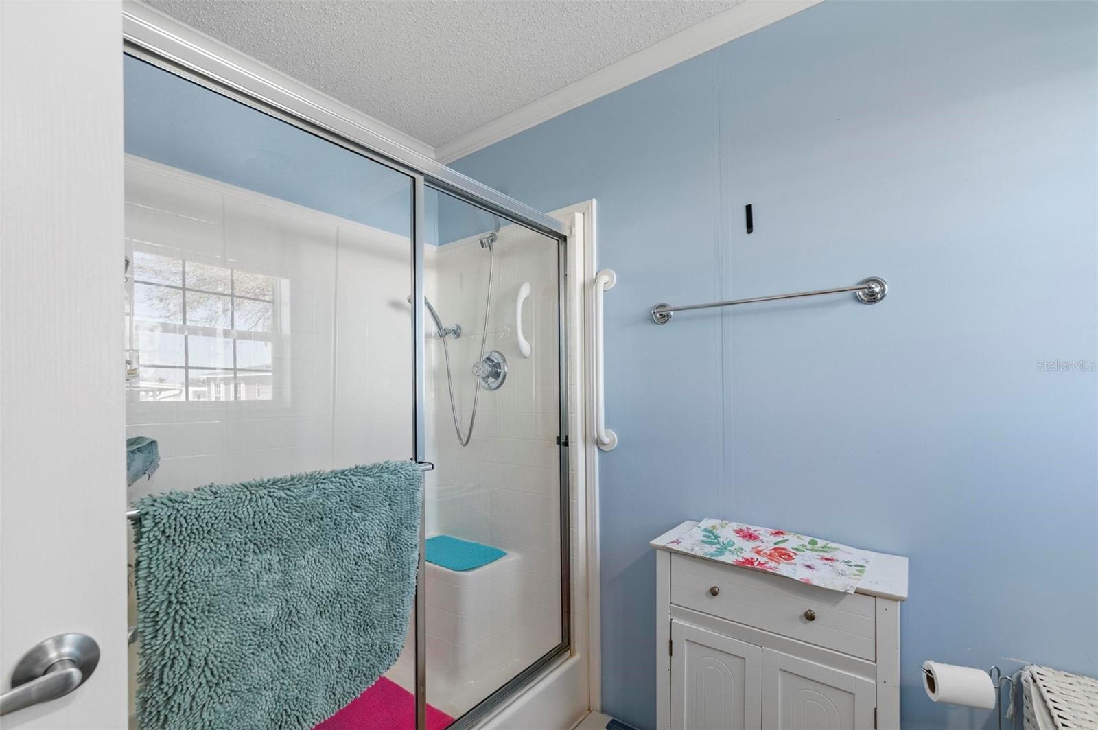 Image 25 of 66 For 1000 Kings Highway 373