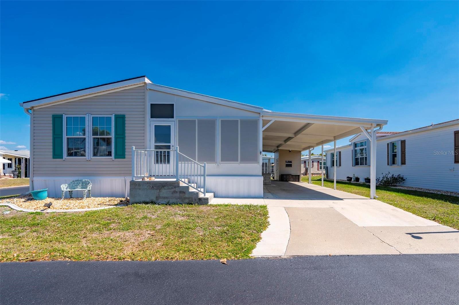 Image 43 of 66 For 1000 Kings Highway 373