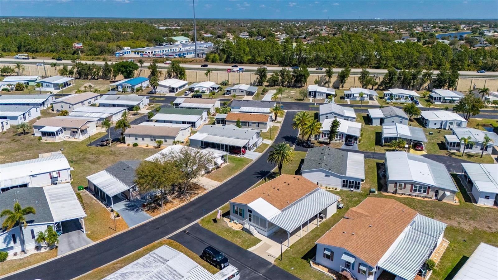 Image 52 of 66 For 1000 Kings Highway 373