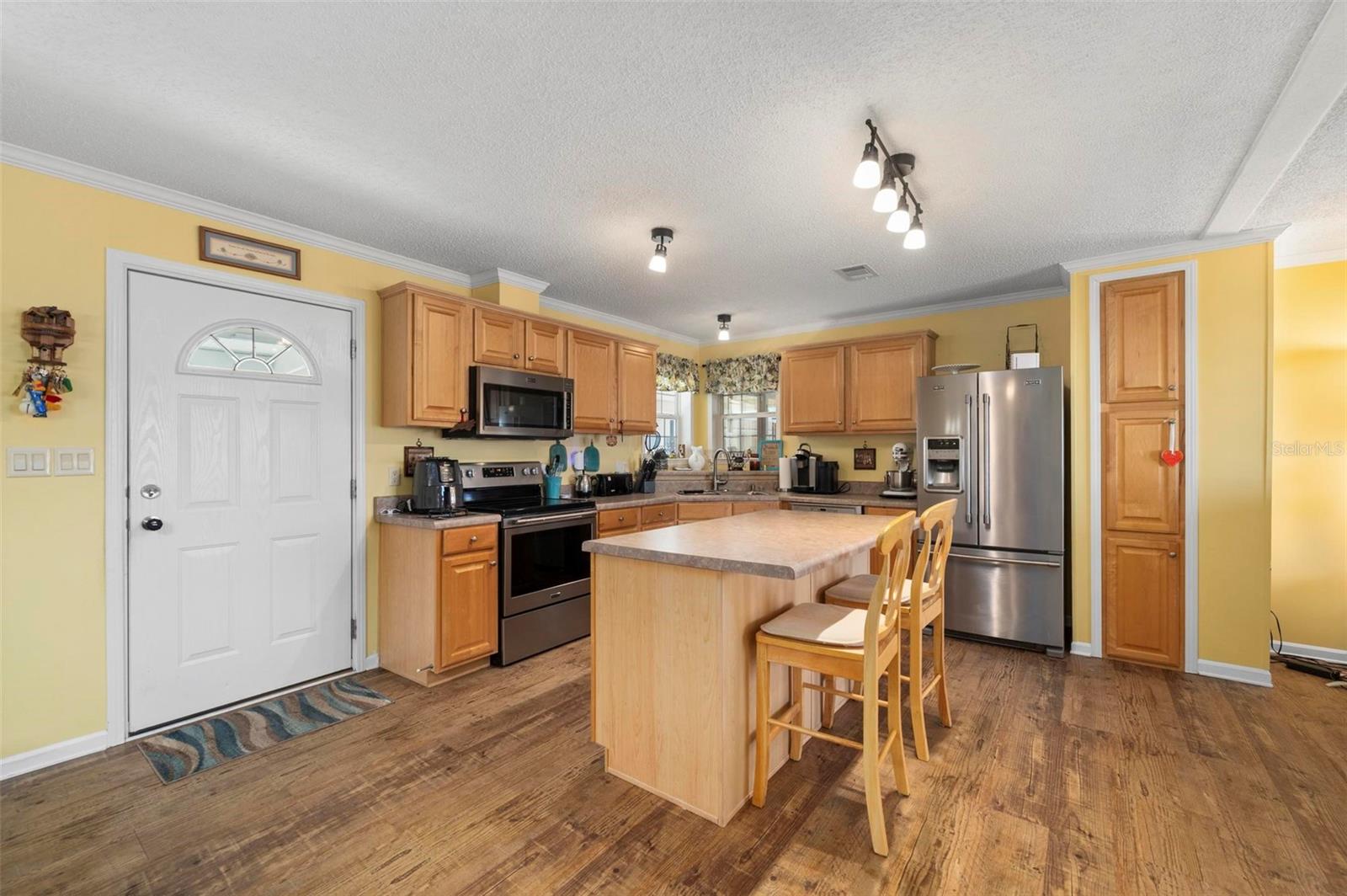 Image 9 of 66 For 1000 Kings Highway 373