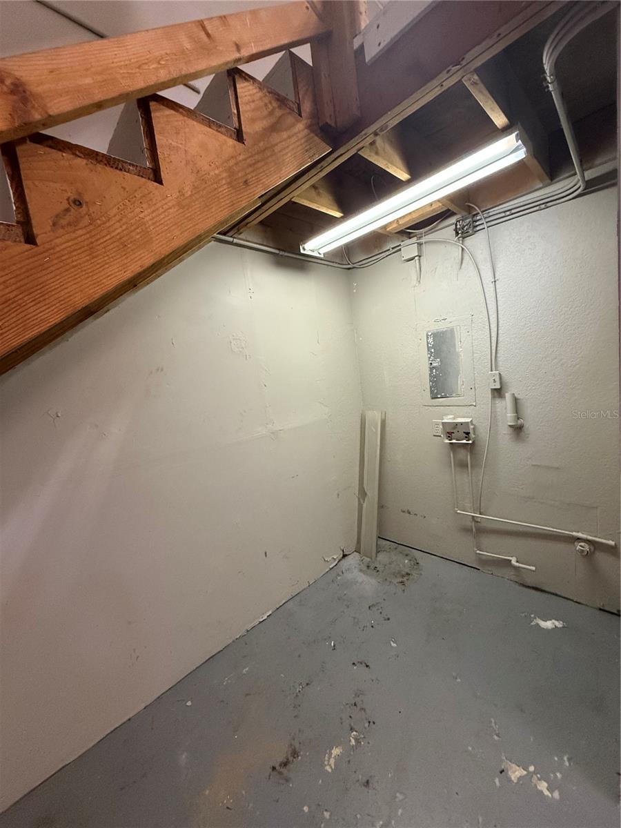 Image 5 of 16 For 18440 Paulson Drive C