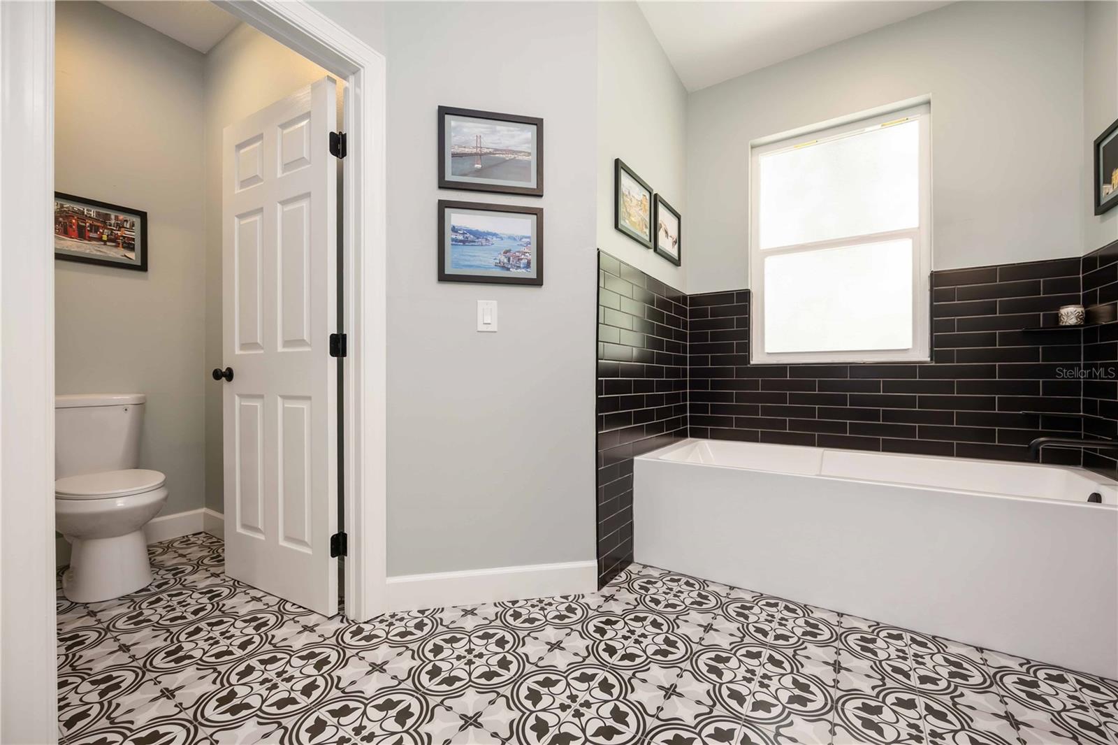 Image 21 of 48 For 3133 San Mateo Drive