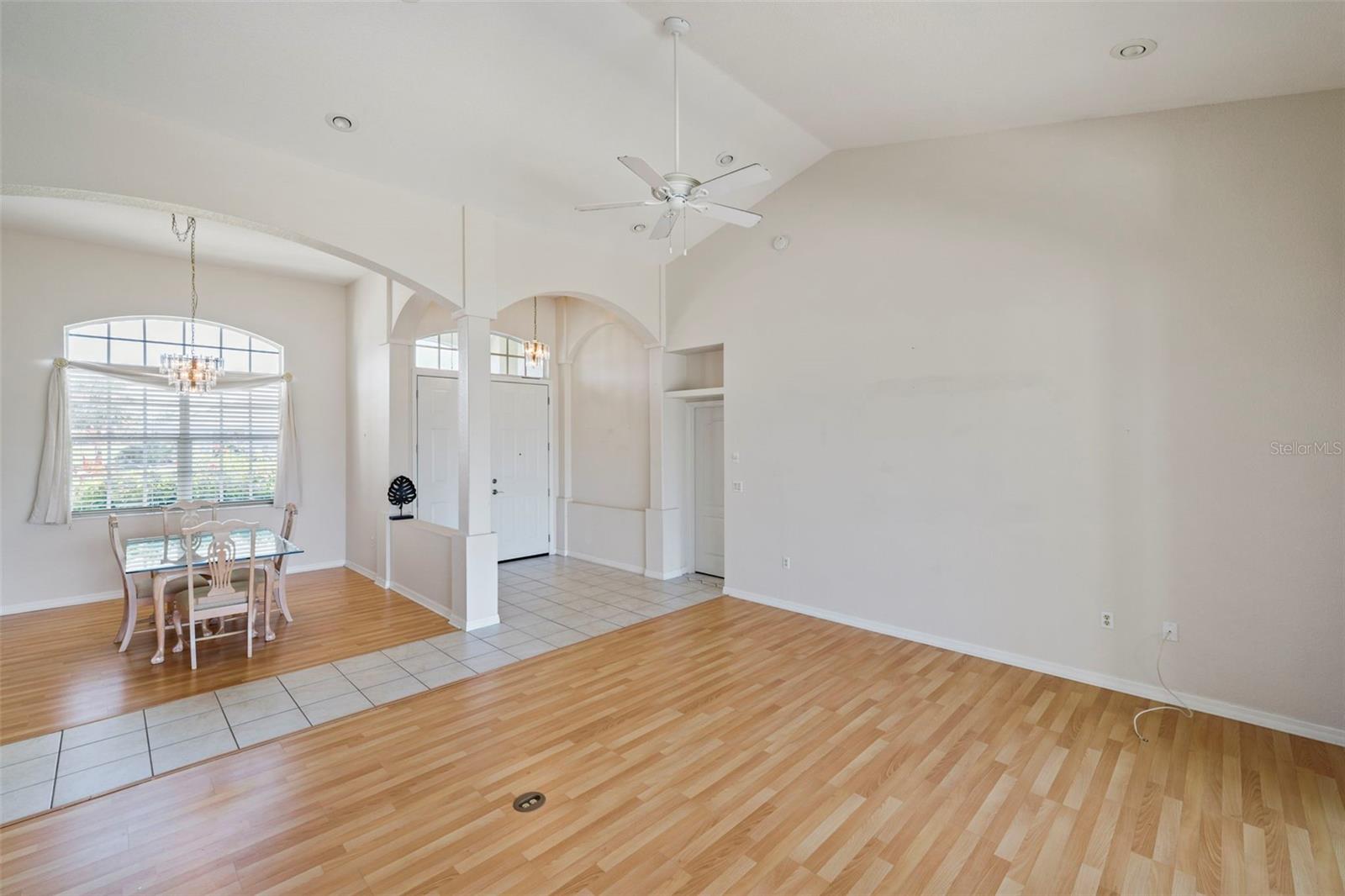 Image 10 of 36 For 12942 Kingsway Circle