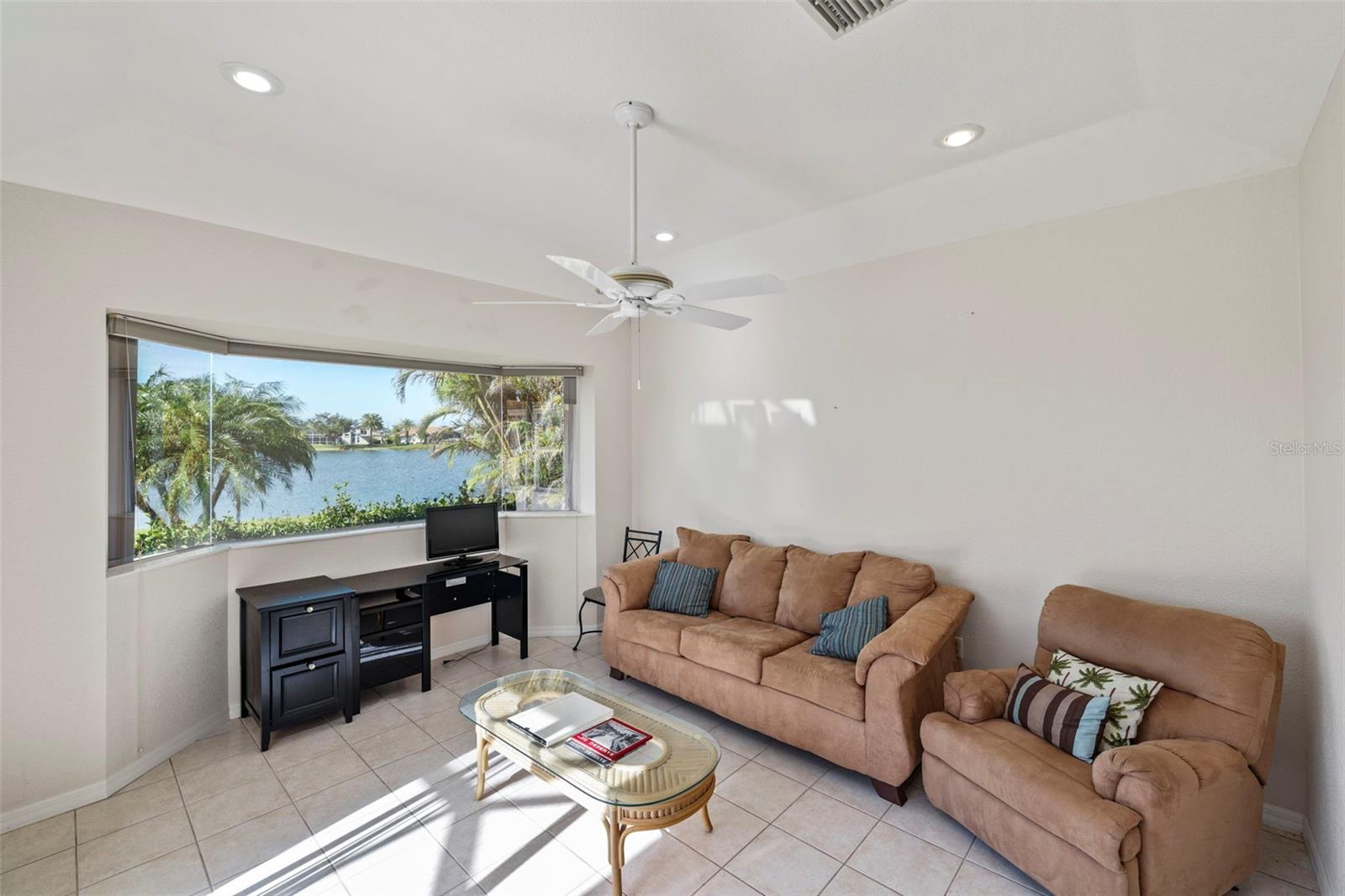 Image 14 of 36 For 12942 Kingsway Circle