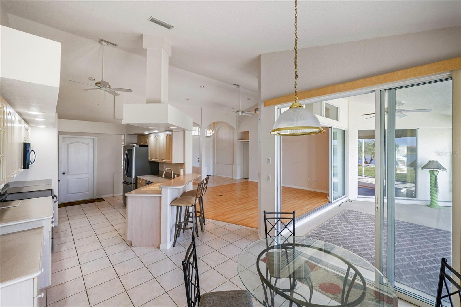 Image 16 of 36 For 12942 Kingsway Circle