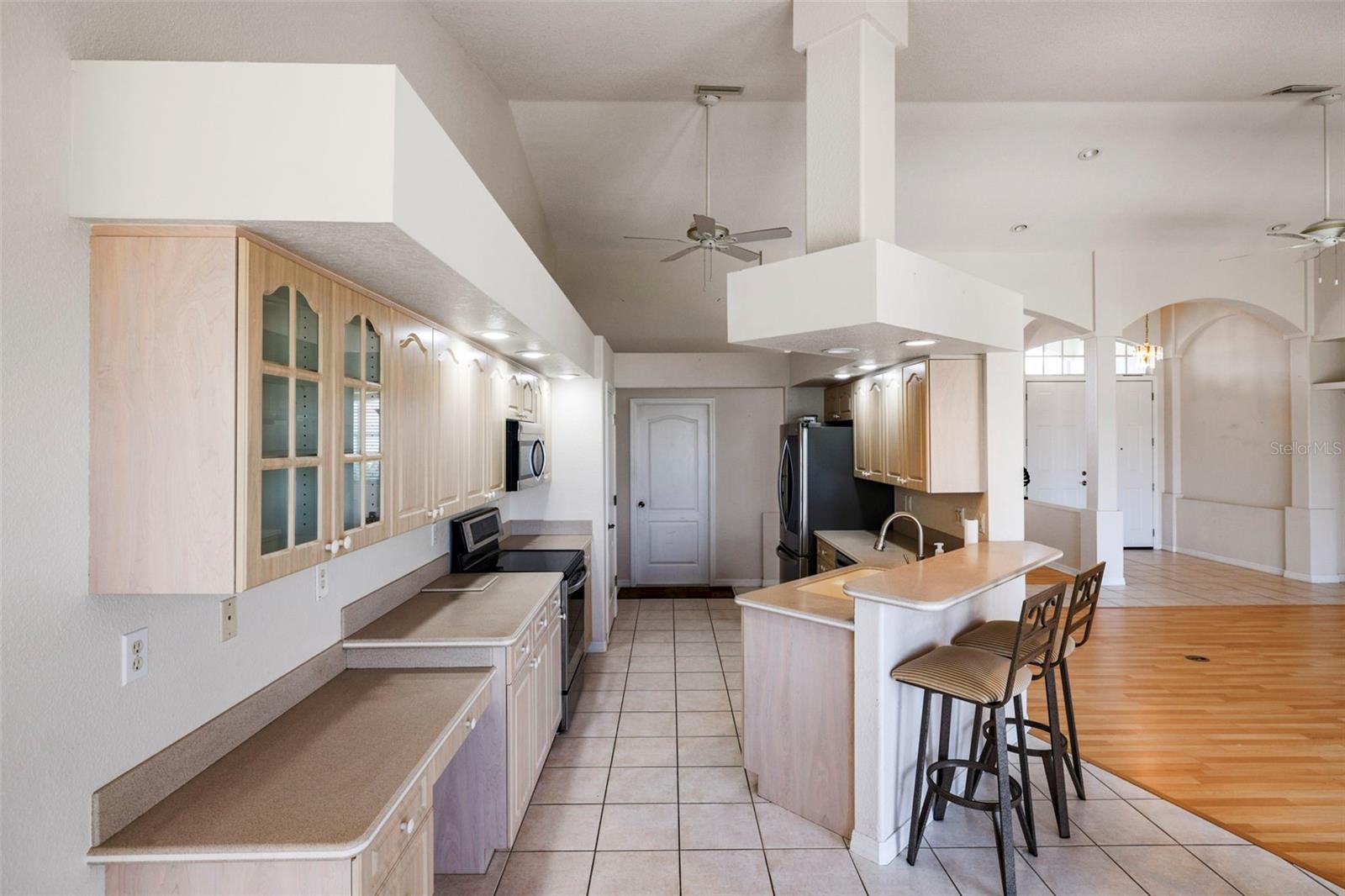 Image 17 of 36 For 12942 Kingsway Circle