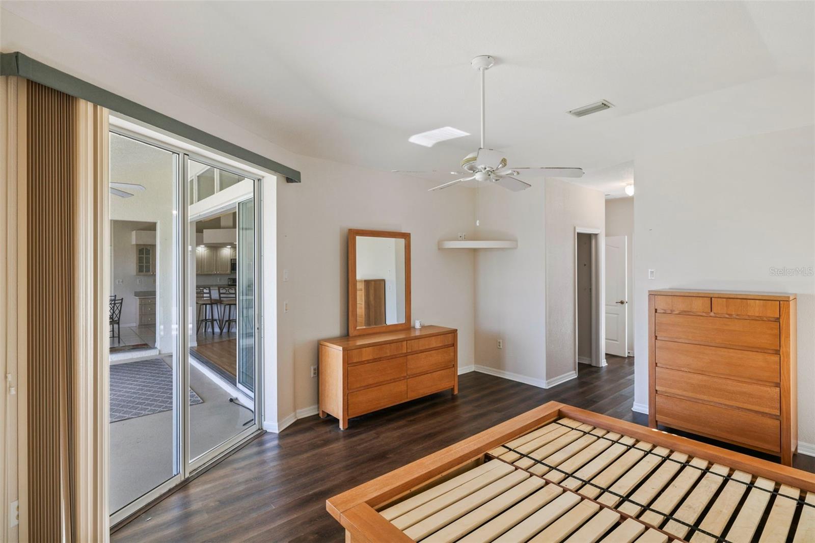 Image 26 of 36 For 12942 Kingsway Circle