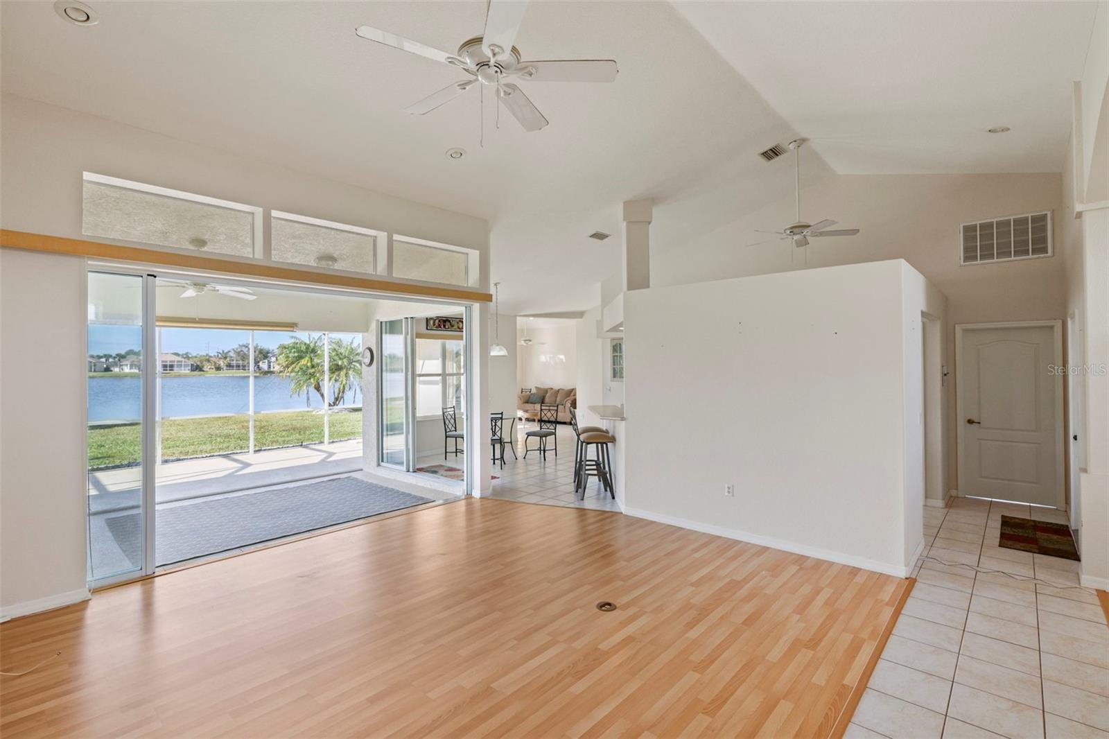 Image 6 of 36 For 12942 Kingsway Circle