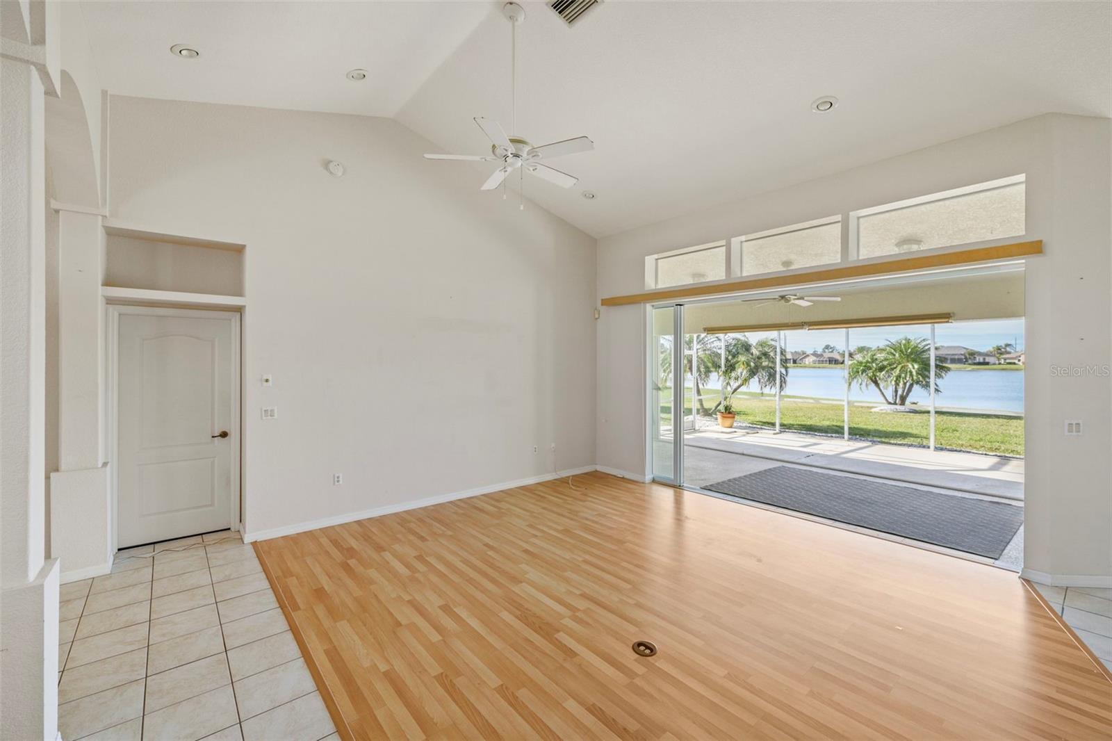 Image 7 of 36 For 12942 Kingsway Circle