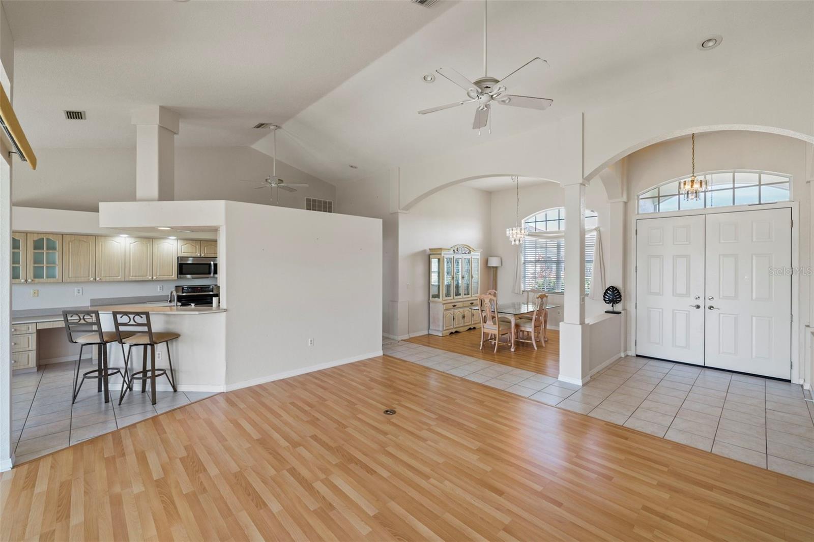 Image 8 of 36 For 12942 Kingsway Circle