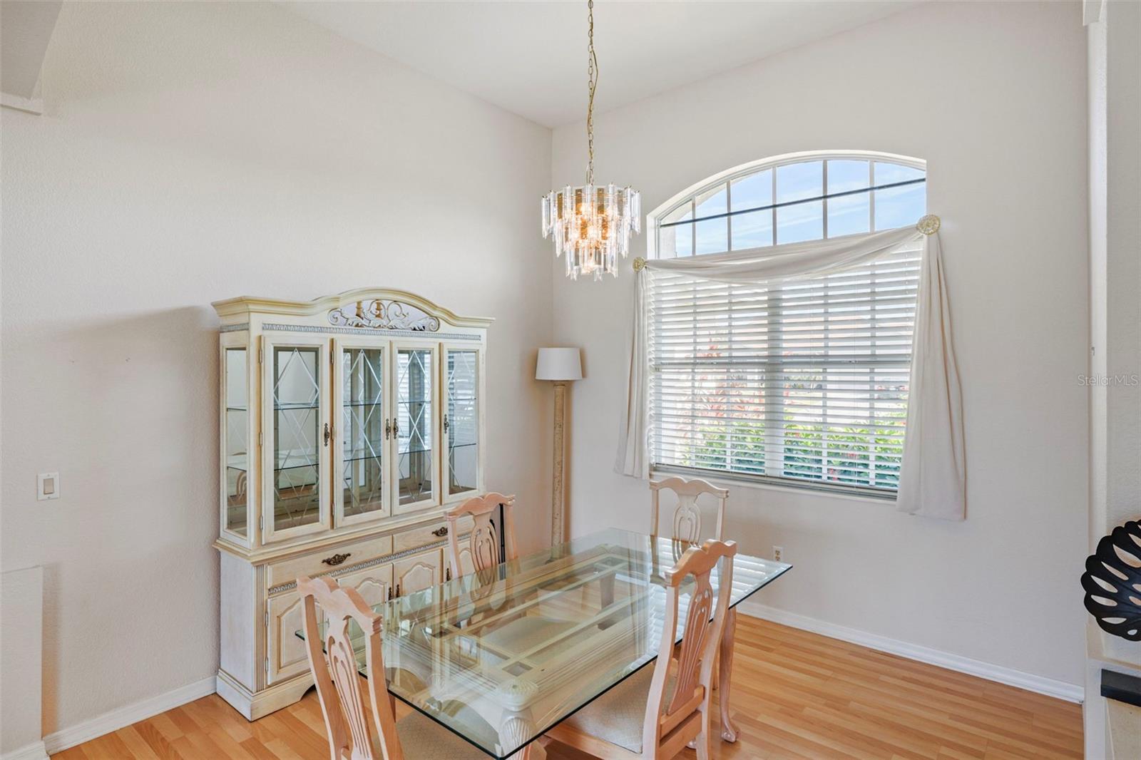 Image 9 of 36 For 12942 Kingsway Circle