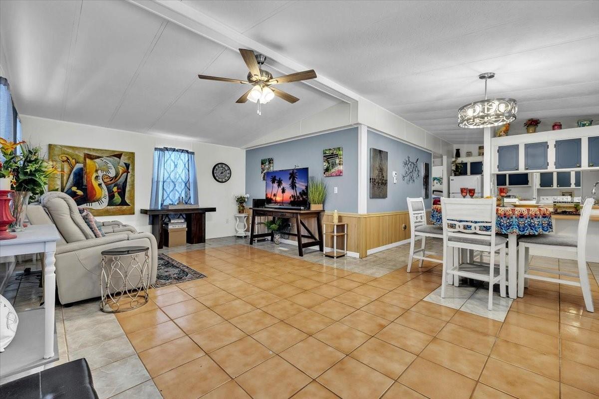 Image 3 of 45 For 350 Horizon Drive