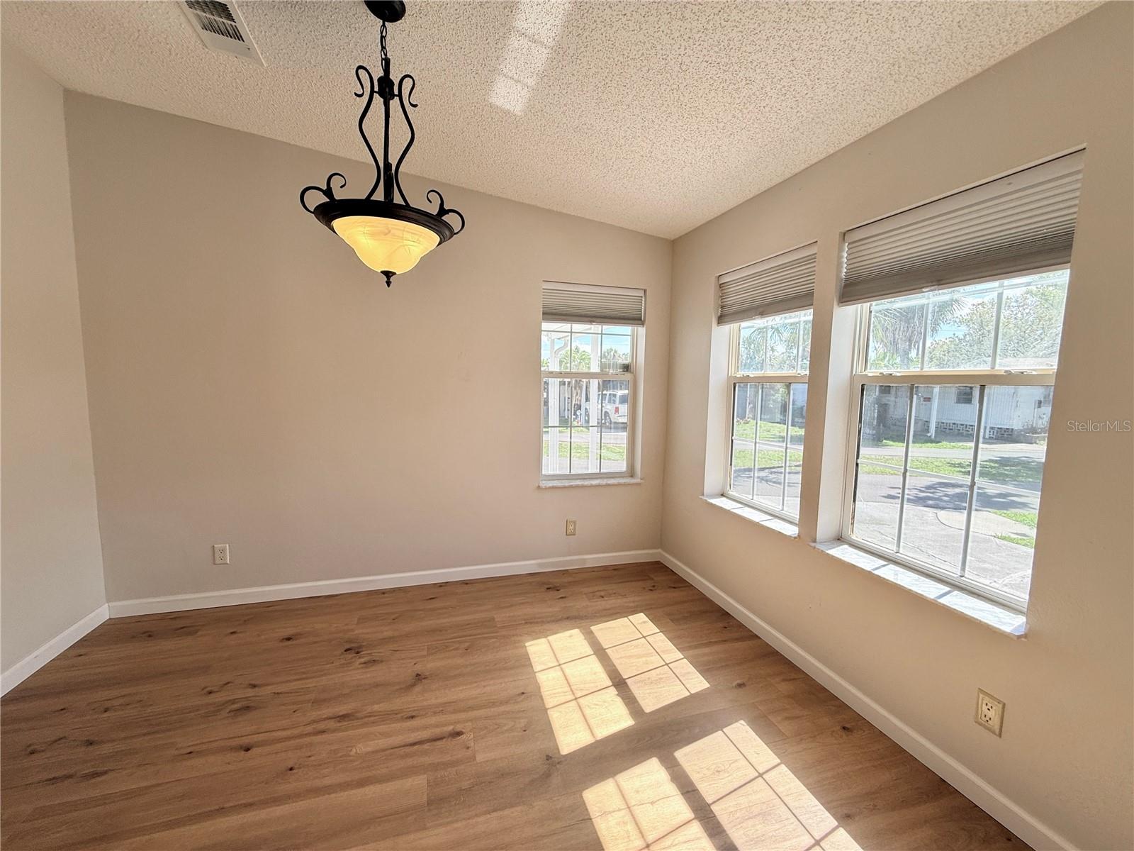 Image 10 of 27 For 3019 Sunny Harbor Drive