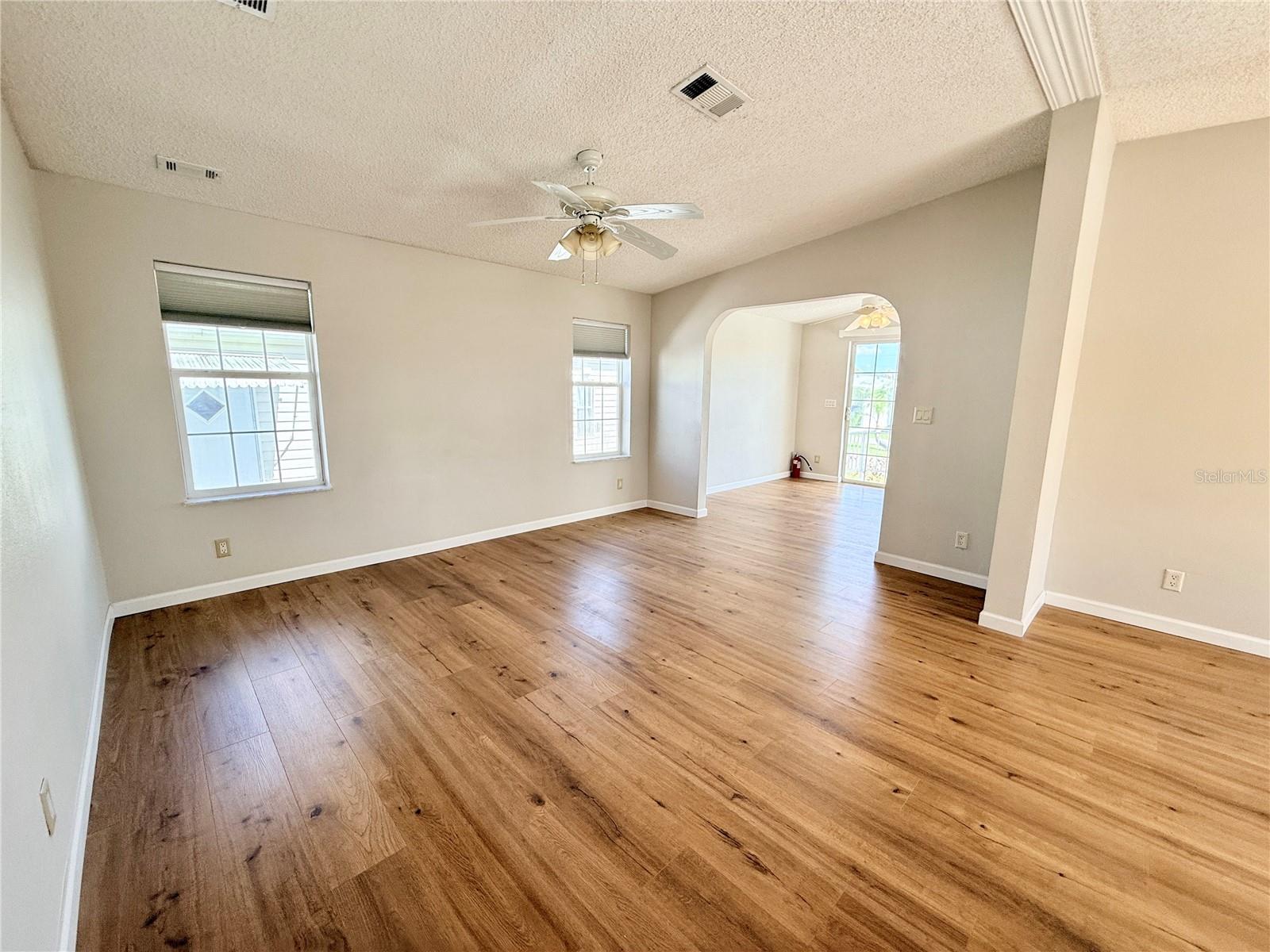 Image 6 of 27 For 3019 Sunny Harbor Drive