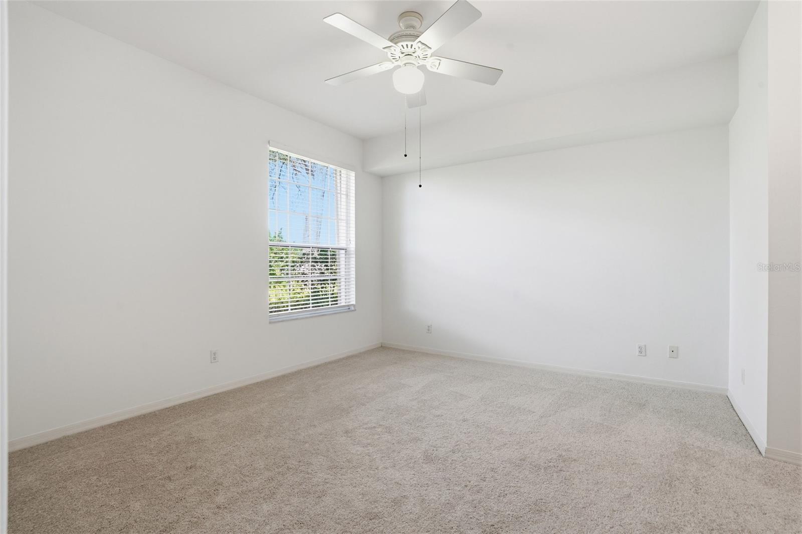 Image 22 of 38 For 15153 Oxford Cove 2303