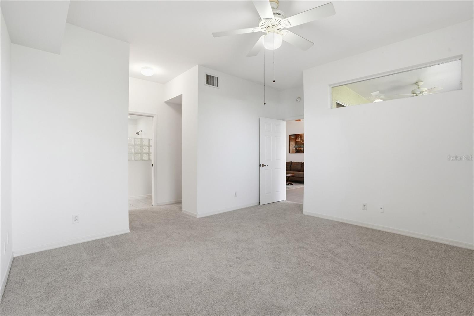 Image 24 of 38 For 15153 Oxford Cove 2303