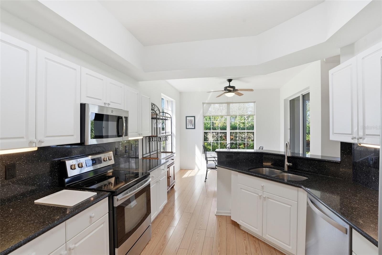 Image 3 of 38 For 15153 Oxford Cove 2303