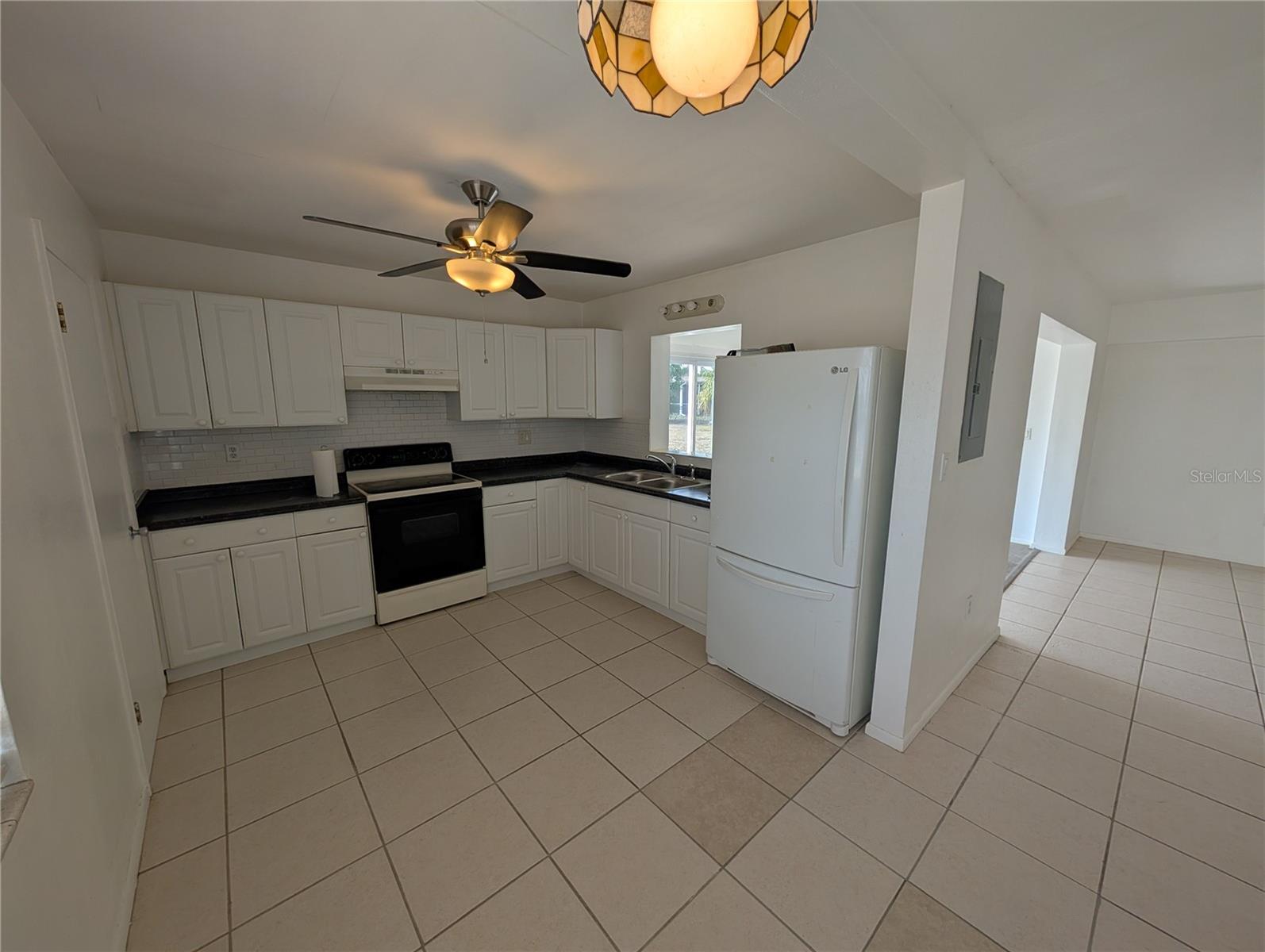 Image 15 of 20 For 27284 Sunnybrook Road